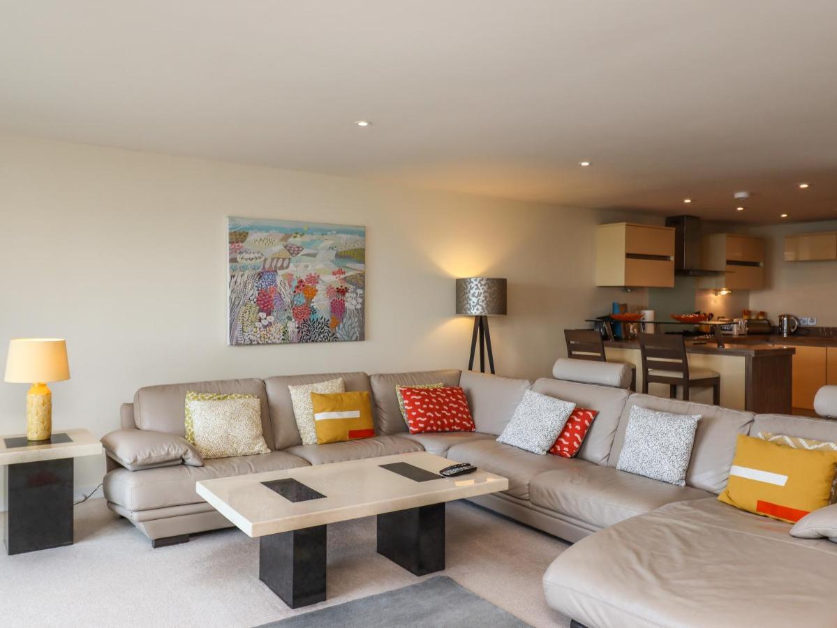 Ocean View Apartment Carbis Bay